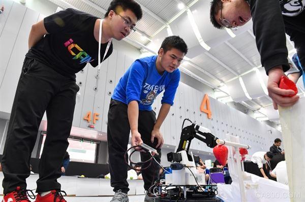 无人机竞速等,今年,顺应国内外人工智能研发应用的大趋势,新增机器人